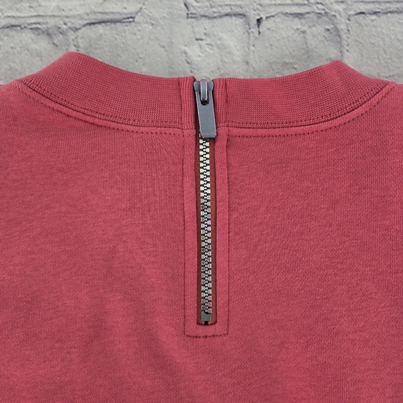 Nike Cropped Pink Swoosh graphic in front Sweatsirt Size M NWT - Picture 4 of 12